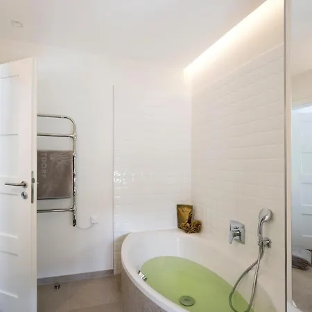 Reetdorf Geltinger Birk Kuenstlerkate Abendrot Feriehus Nieby (Nieby, Schleswig-Flensburg)