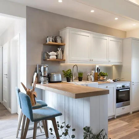 Reetdorf Geltinger Birk Kuenstlerkate Abendrot *